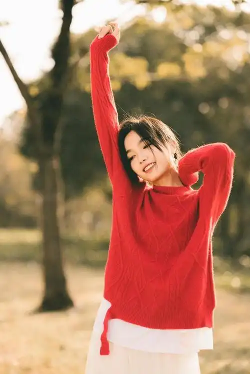 自己一个人拍照,这些有效的手部摆姿,拍出美美的人像必备