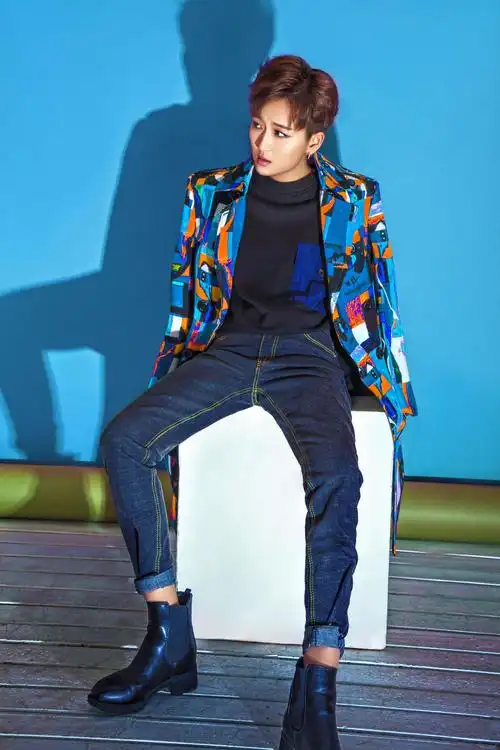 黄汐源在艳阳天幕慵懒唱和