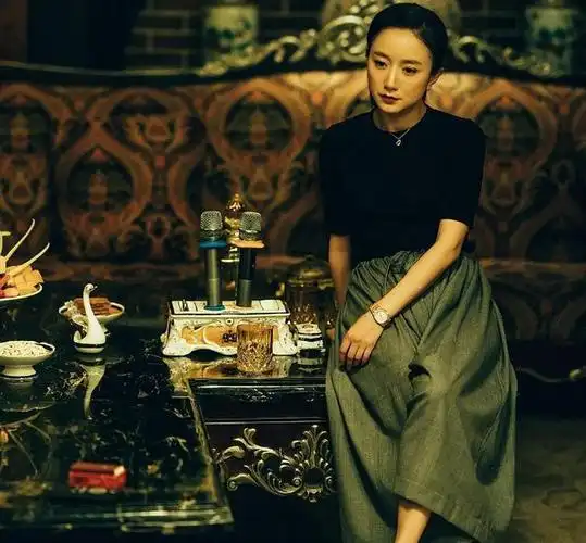 她是"最低调"的女演员,出道20多年不温不火,点掉颗痣却上热搜