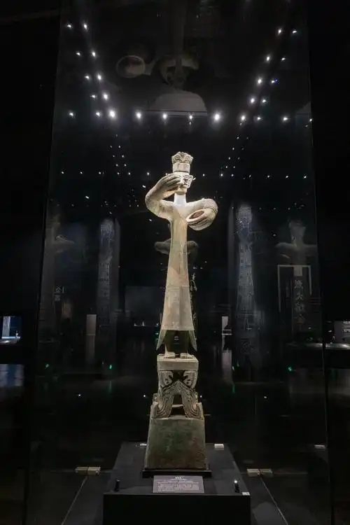 三星堆大立人,三星堆博物馆最神秘的宝藏