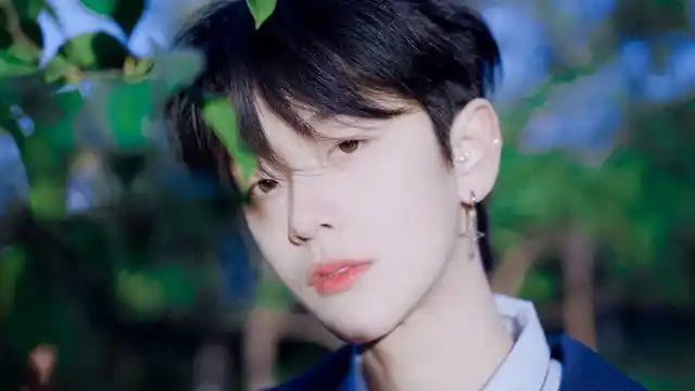 刘梦创造营穿裙子跳舞(男装大佬刘梦参加创造营撩到)(1)