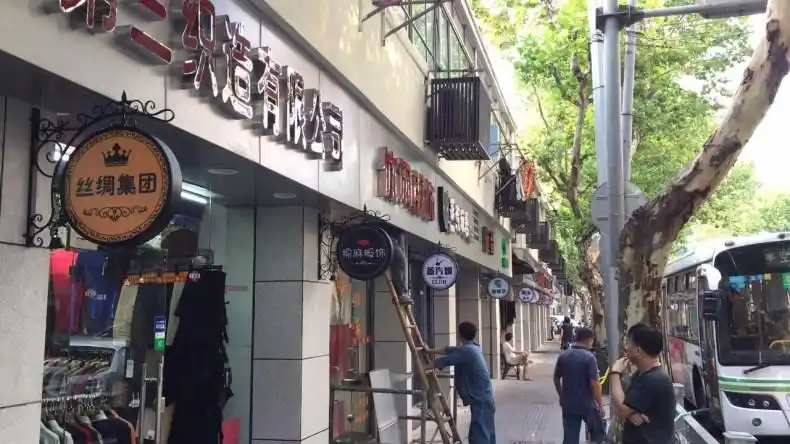 欧式铁艺灯箱双面发光led亚克力灯箱侧招户外悬挂广告牌门头招牌