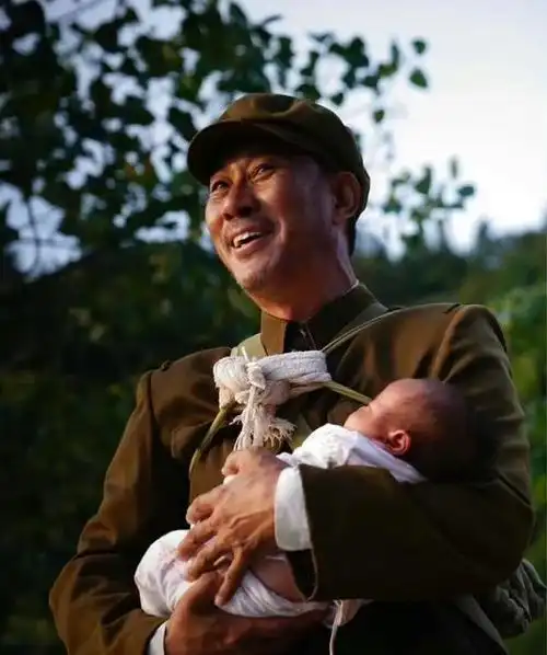 吴京安:与妻子是青梅竹马,婚后生一女,幸福美满