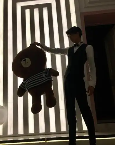 《我的莫格利男孩》任言恺,穿西装帅气十足,霸道总裁专业户!