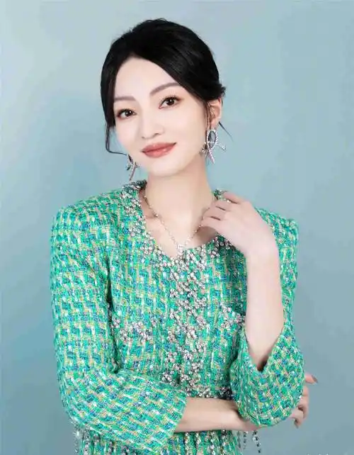 张韶涵含泪自揭伤疤:母亲差点让她露宿街头,自己得病都没钱医治_歌曲