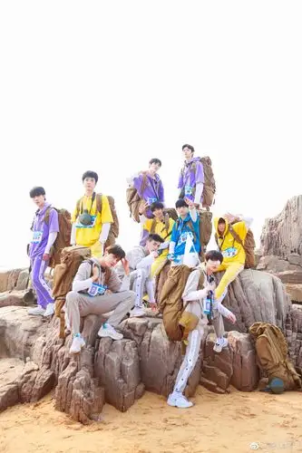 如今,《创造营2019》完美收官,r1se组合顺利成团,11