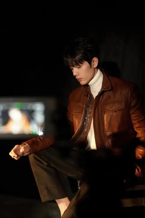 清纯男大 & 轻熟人夫    #肖战米兰时装周