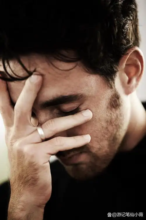 男人哭泣并非无能,而是情绪健康的释放 男人哭泣并不