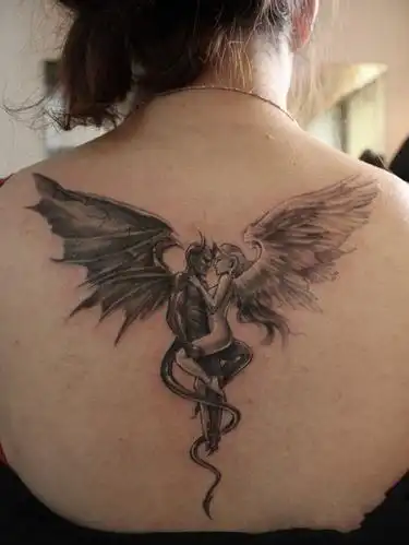 天使与魔鬼背部纹身