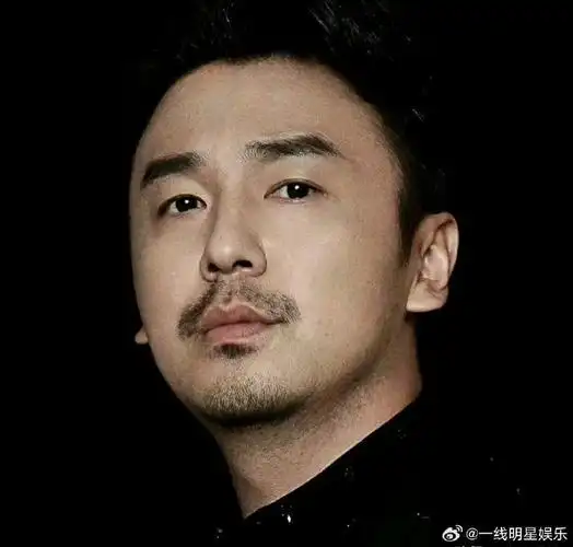 雷佳音老婆晒与女儿合照