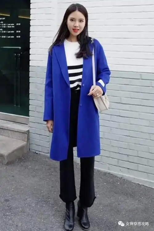 蓝色上衣搭配哪种颜色的裤子更合适选这4种颜色回头率高