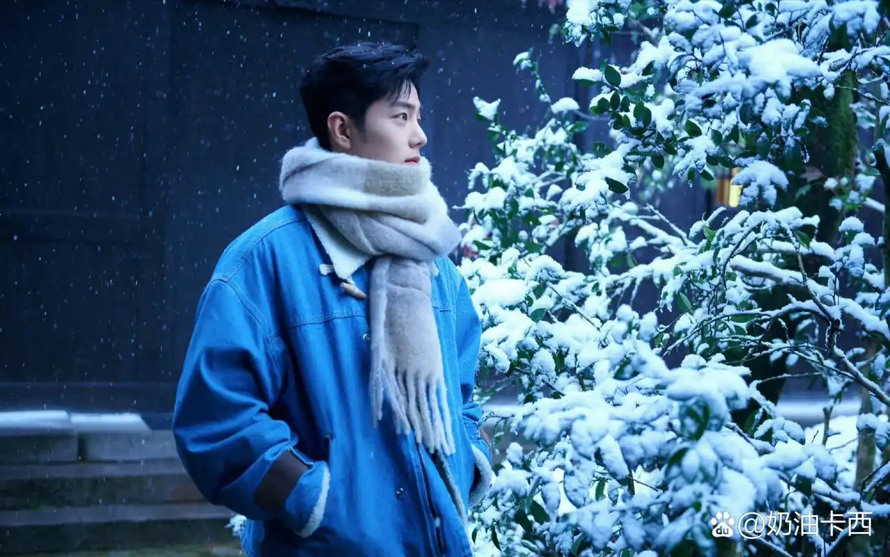 蓝色系的肖战,笑容向个小太阳一样耀眼#肖战