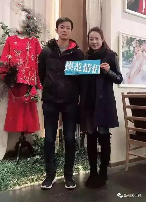 采访金婷婷时,她说:家人和老公很体谅我,除了必须我到场才能办的事情