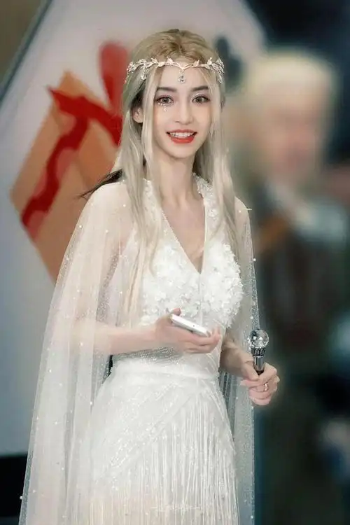 疯狂心动!被杨颖"精灵女王"造型惊艳到了