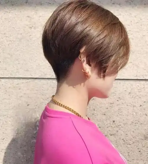 今夏短发流行"剃脖头", 清爽干净又利落, 美得干脆