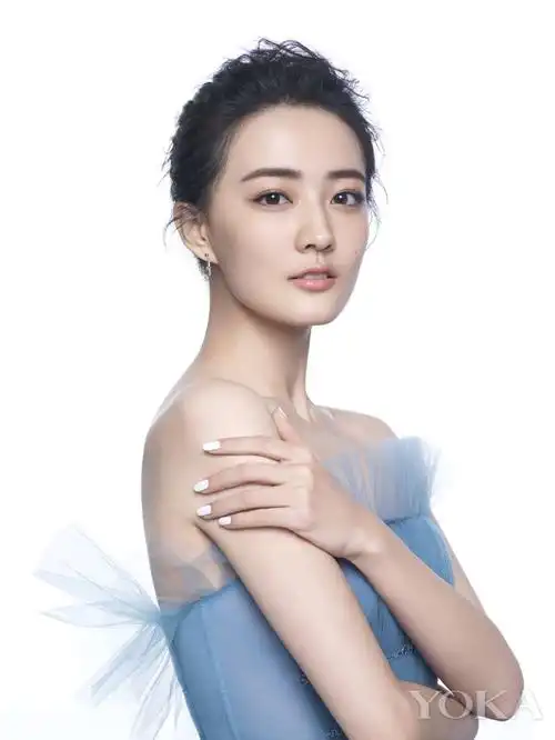 徐璐蓝裙写真好仙 清新灵动不失小性感