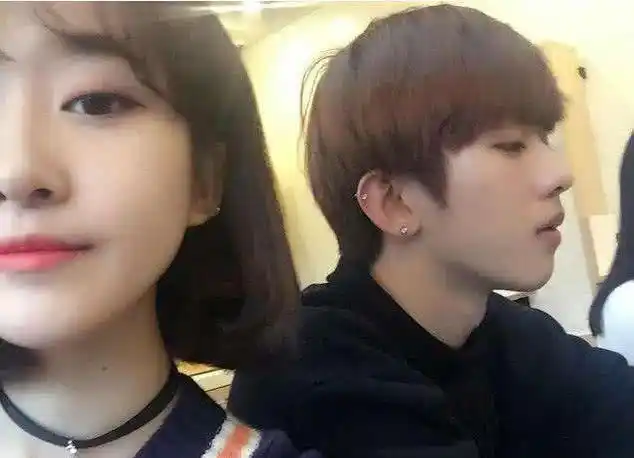 蔡徐坤初恋女友疑似曝光?看到女生颜值,网友沸腾了