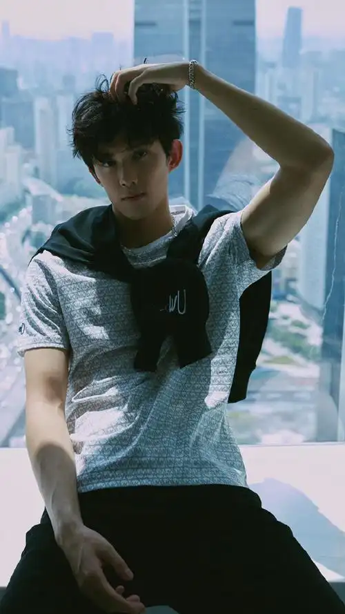 吴磊#3538321661586615最喜欢的发型长发卷毛yydsmk