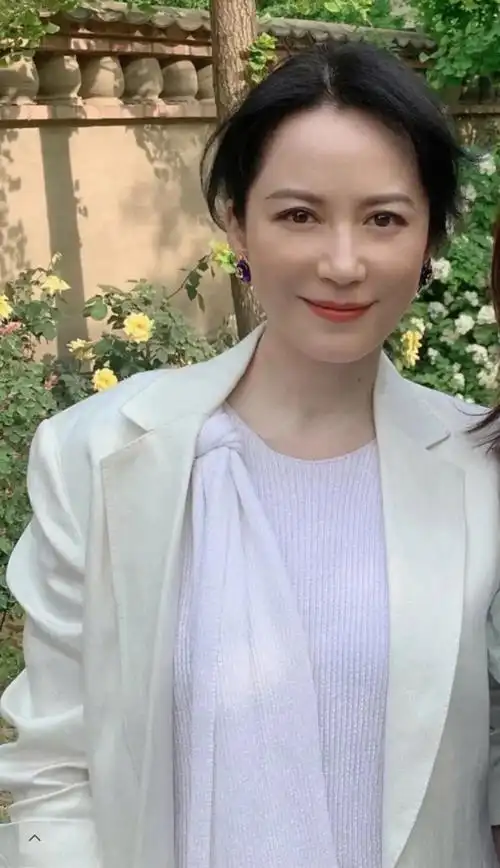 回顾演员俞飞鸿长得漂亮戏也好为人低调不张扬追求平淡生活