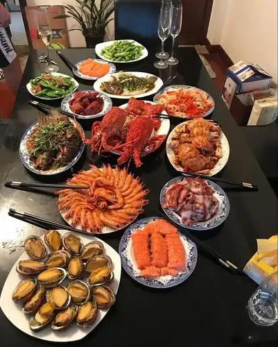 雅桑克莱击败中国悍将后吃海鲜大餐庆祝坦言已经没兴趣打一龙