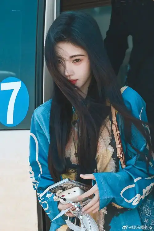 鞠婧祎手机项链##鞠婧祎独角熊t恤