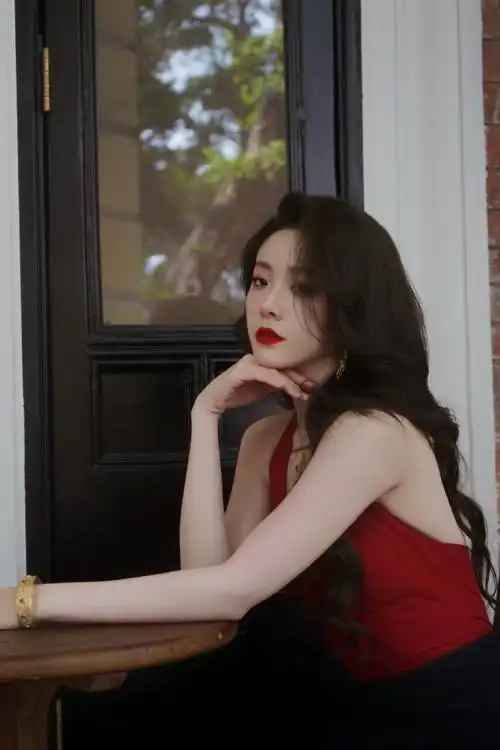 喻言行业电视荣誉盛典##喻言双面复古造型