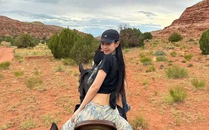 jennie骑马秀体质!这是我脚上的运动鞋!_geode_穿着_fat