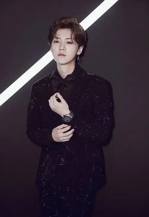 18岁黄渤忍了,18岁鹿晗也忍了,看了18岁的雷佳音我忍不了了