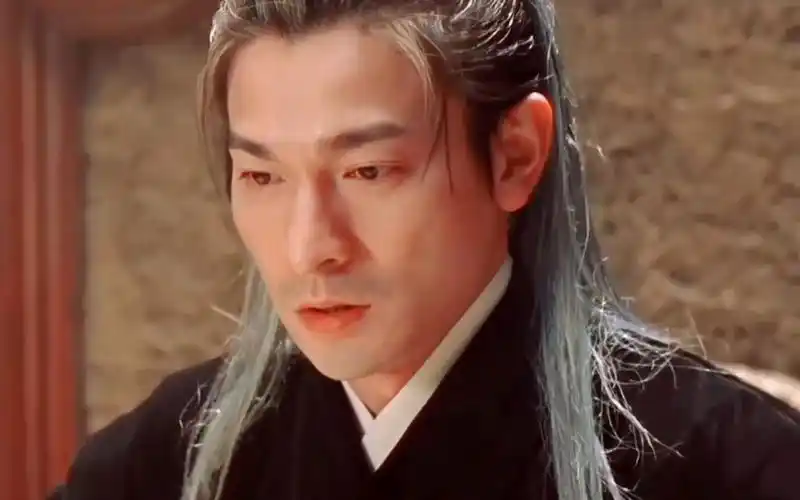 高冷帅气对比搞笑,小伙伴们更喜欢哪版#古装男神 #盛世容颜 #刘德华