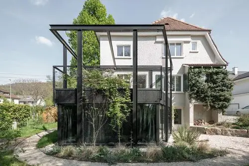 瑞士花园式s小型住宅