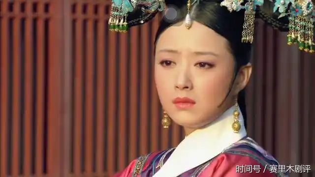甄嬛传的作者在第一集里还客串了一把,她的角色还是流潋紫!