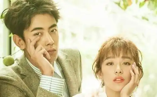 阚清子谢彬彬同时更新微博网友满屏幕都是狗粮的味道