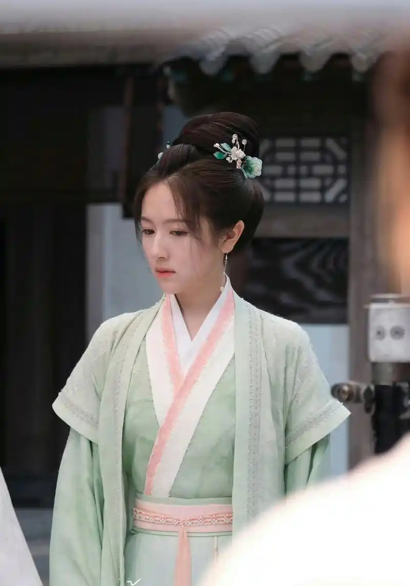 任嘉伦《流水迢迢》未播先火,李兰迪上演绝美古装!