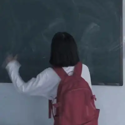 初中女学生背影头像,女生头像图片-回车桌面