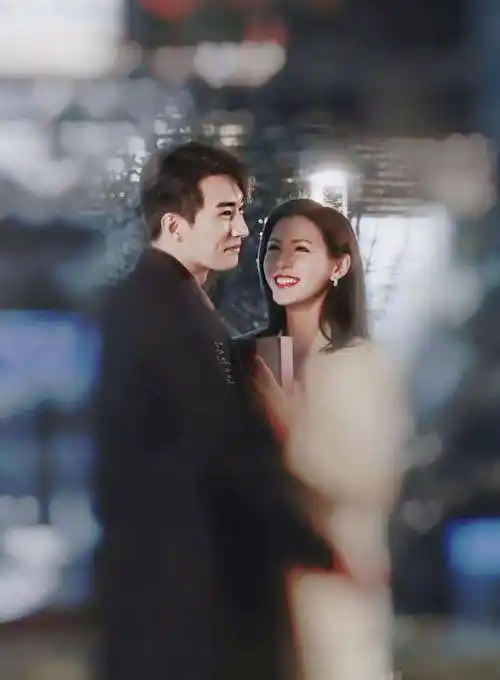 网友偶遇刘学义和张予曦吃饭,男方给女方剥虾,恋爱实锤了?