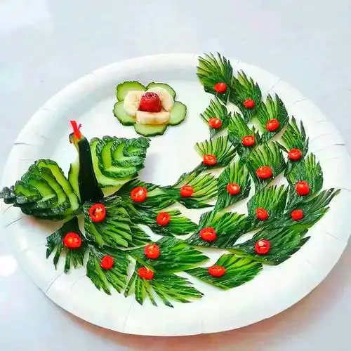 小学生果蔬拼盘的创意世界