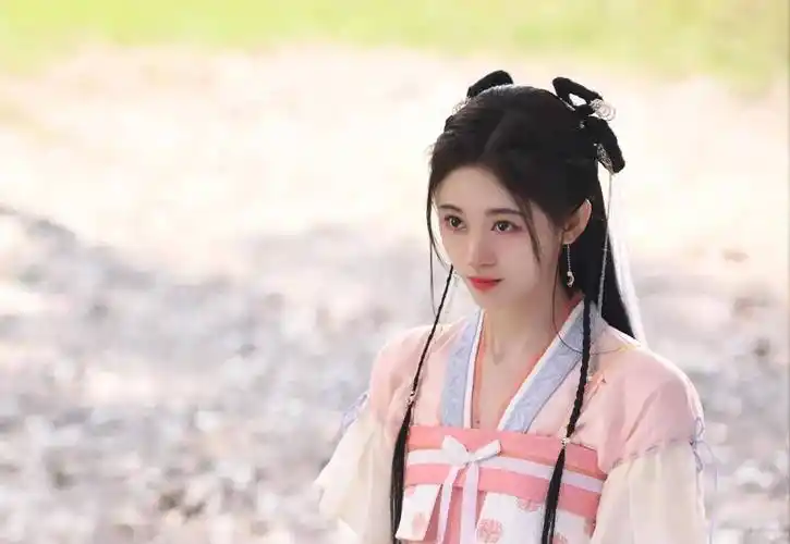 万人票选最美女明星,看到排名网友们崩溃了:粉丝别装