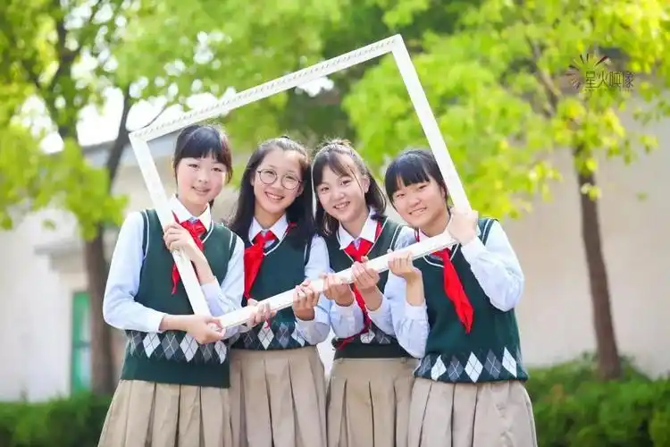 有创意!徐州60个学校班级的毕业照都出自他手!年年刷爆朋友圈!