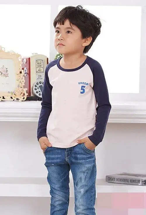 小男孩短头发剪眉上 刘海发型