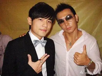 刘畊宏周杰伦合体##刘畊宏晒合照说周杰伦瘦了