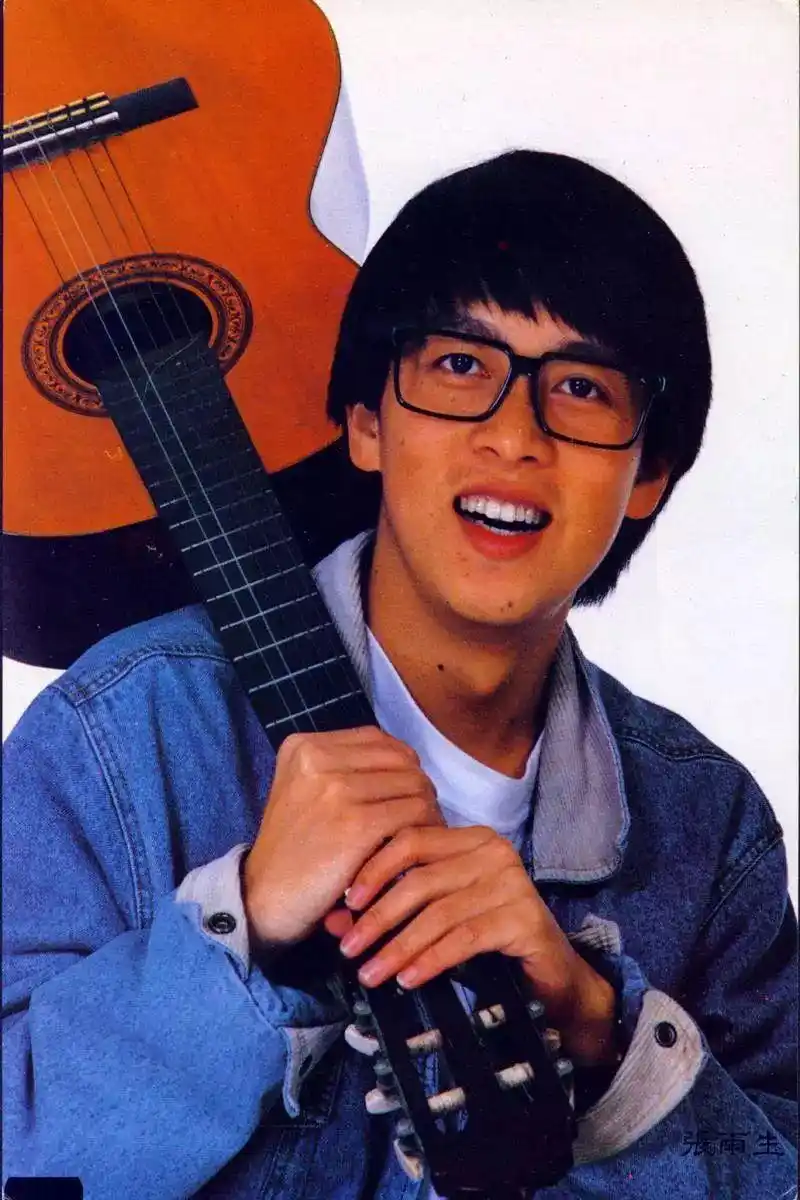 嬉笑怒骂,李宗盛写情的婉转动人,却仅仅将张雨生看作普通的流行歌手时