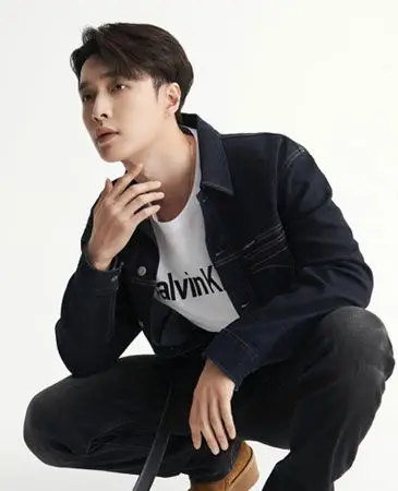 450             ￥750             【张艺兴同款】短袖