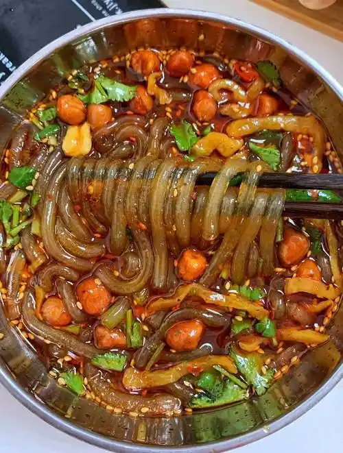 终于吃上了太想念,酸辣粉这样做贼辣好吃!酸辣过瘾巨解馋