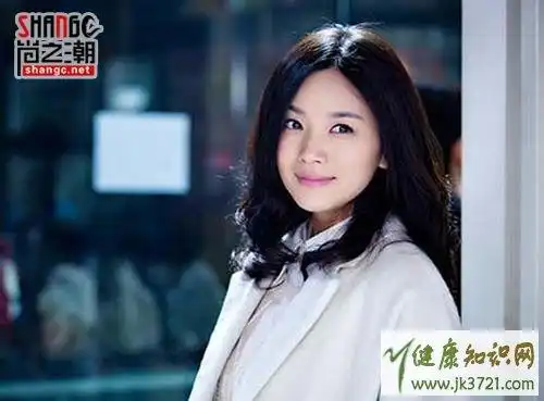 曹曦文晒西服写真我爱男保姆演绎神经质女律师