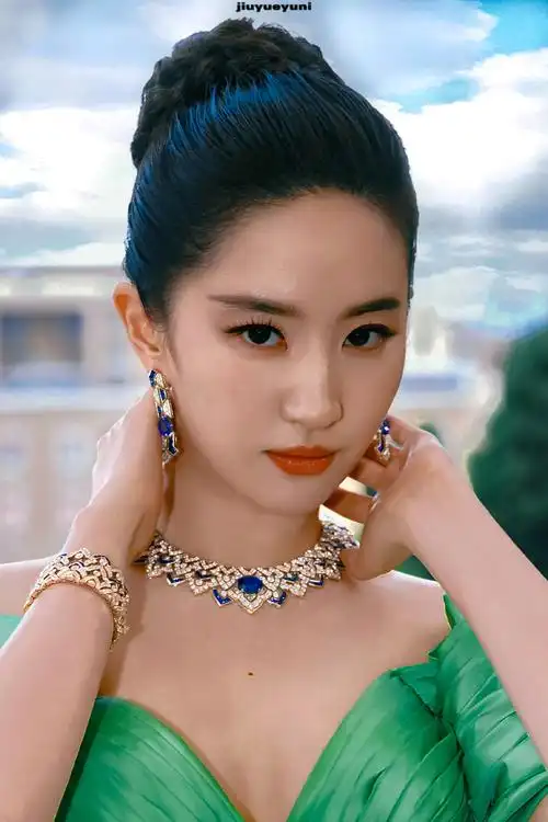 刘亦菲换了腰封##刘亦菲15岁时的采访##刘亦菲宝格丽全球品牌代言人