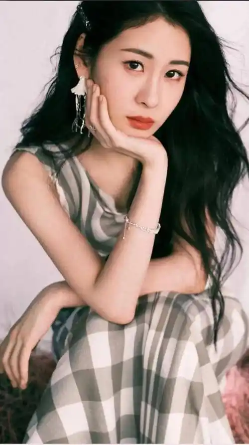 原创实力派女歌手张碧晨高清写真美图才貌双全明艳动人