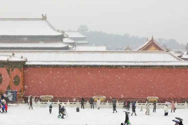 今冬北京第一场雪故宫角楼换银装梦回紫禁城