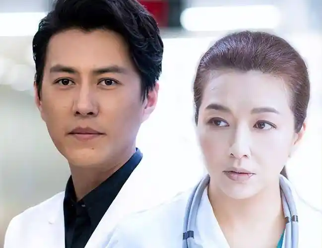 那一瞬间,江珊想了很多,最后还是选择拒绝,甚至当场和靳东提出:"我们