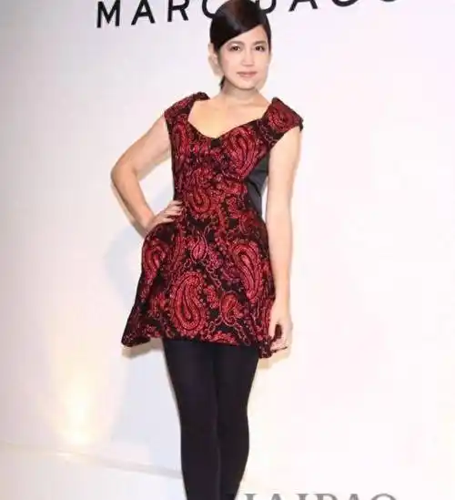 陈妍希终于打破魔咒,身穿珍珠衫搭配红色舞裙尽显女神魅力!