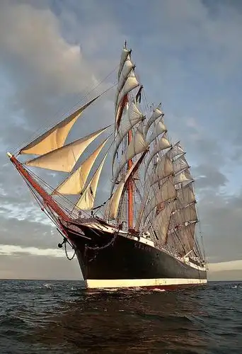 世界上最大古帆船"谢多夫"号(sedov)将会于2月22日至24日开放给市民